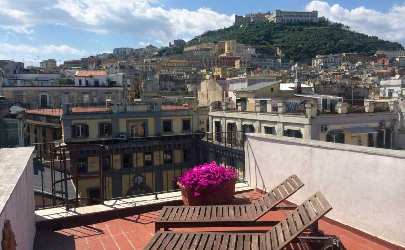 Napoli Appartamenti Vacanze appartamenti vacanze napoli toledo205 bed in napoli Napoli Appartamenti Vacanze appartamenti vacanze napoli toledo205 bed in napoli